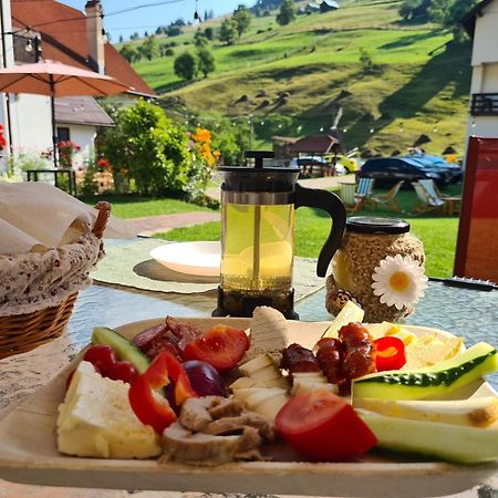 Casa Mia Hotell Moeciu De Sus Eksteriør bilde